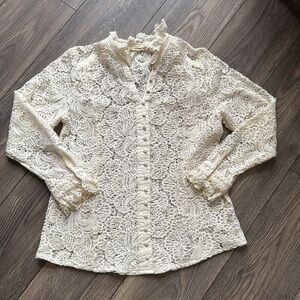 Soft Surroundings Lasalle Lace Shirt
Long Sleeve V Neck Ruffle
Cuffs Medium